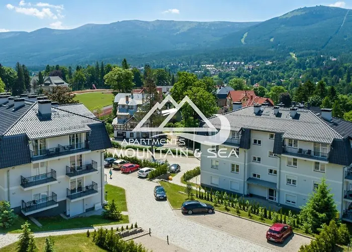 Dworcowa شقة شكلارسكا بوريبا